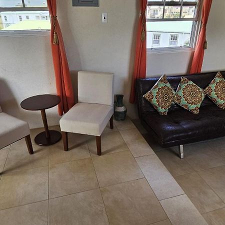 Seclusion Studio Apartment. Saint Philip Luaran gambar