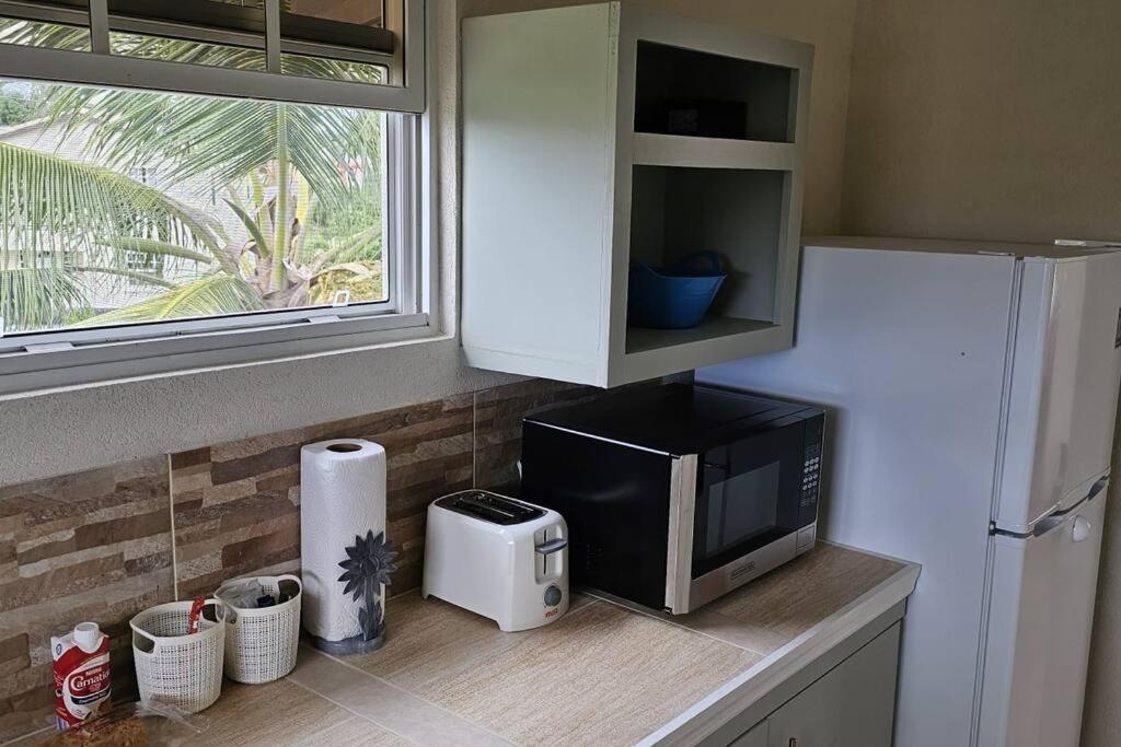 Seclusion Studio Apartment. Saint Philip Luaran gambar