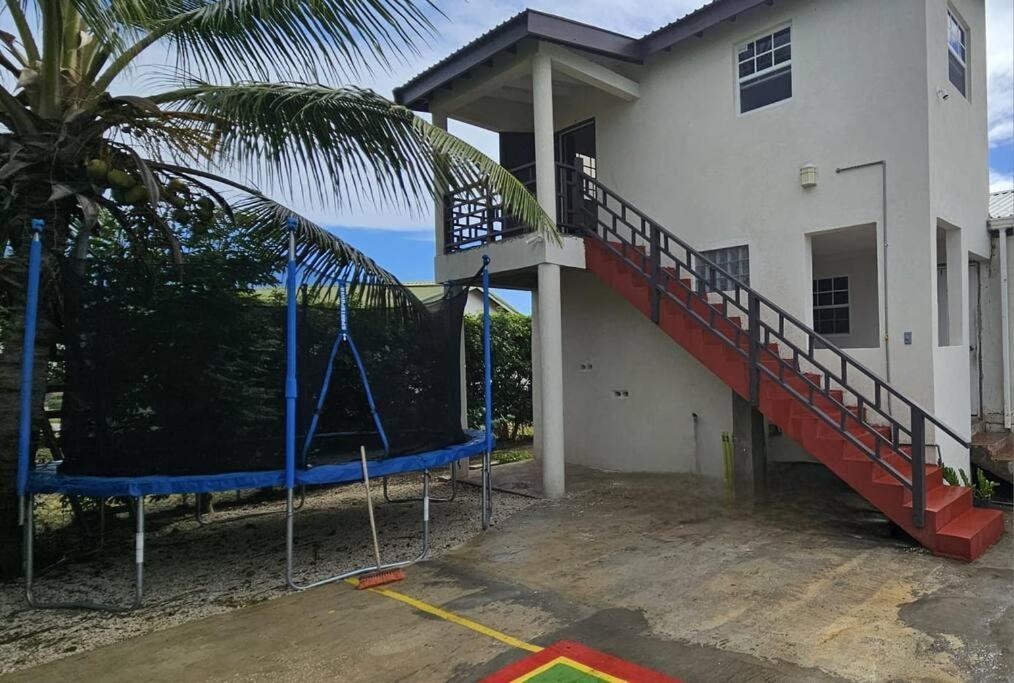 Seclusion Studio Apartment. Saint Philip Luaran gambar